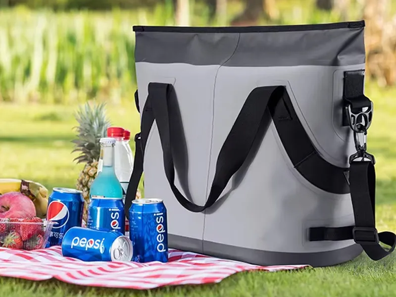 Rola worków z lodem na kempingu